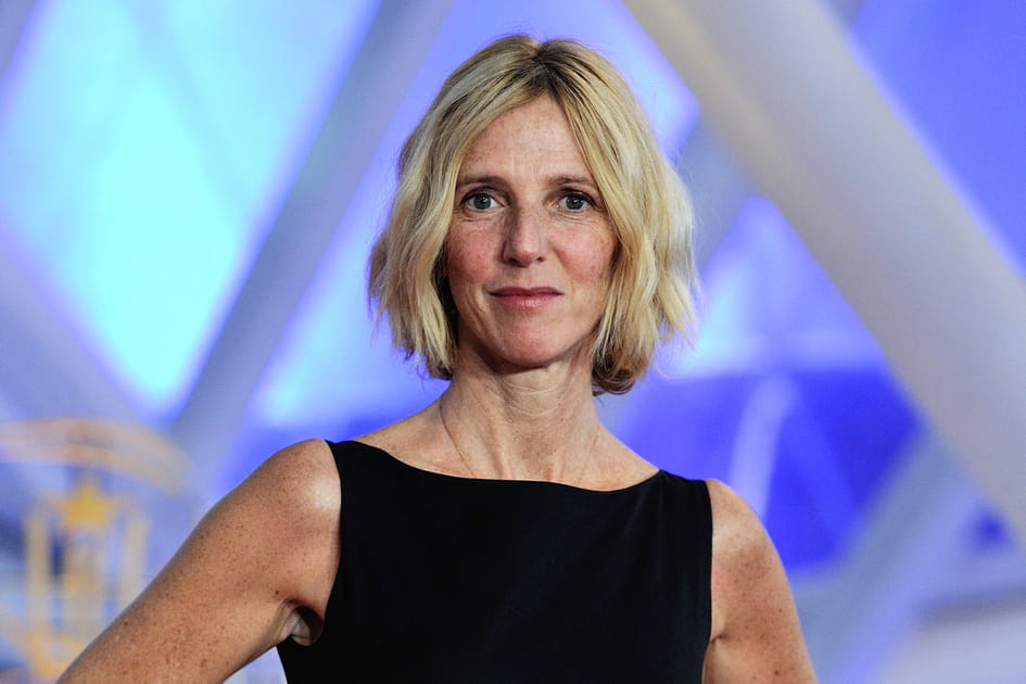 Le carr&eacute; court disciplin&eacute; de Sandrine Kiberlain