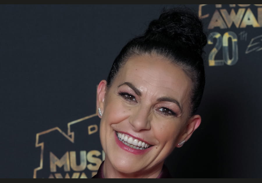 Le chignon haut de Lio