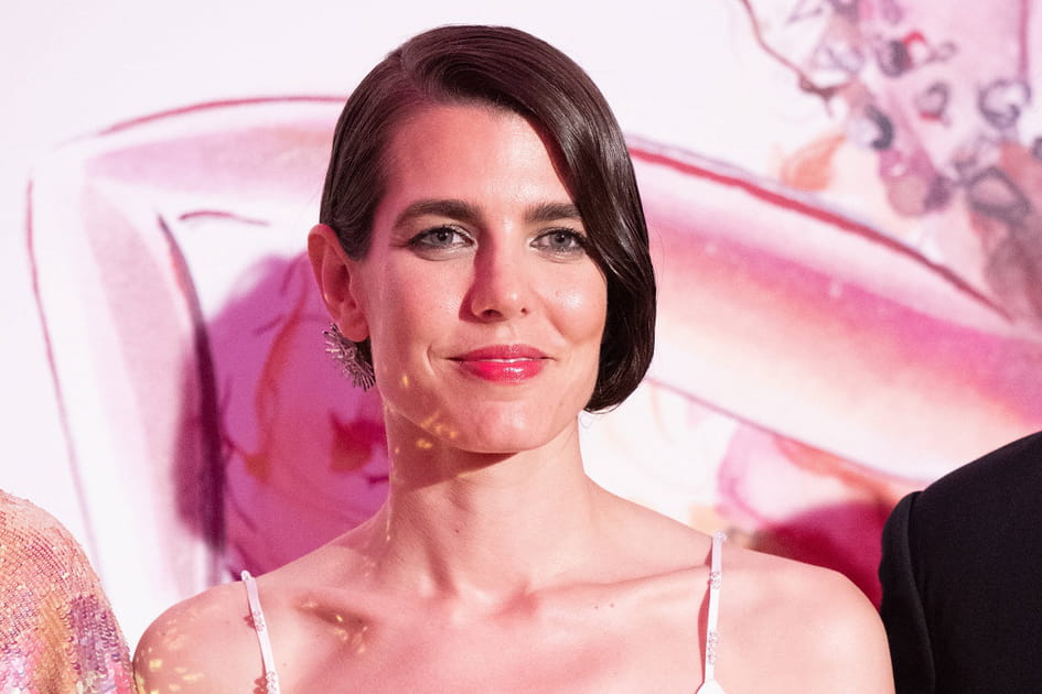 Le chignon bas de Charlotte Casiraghi