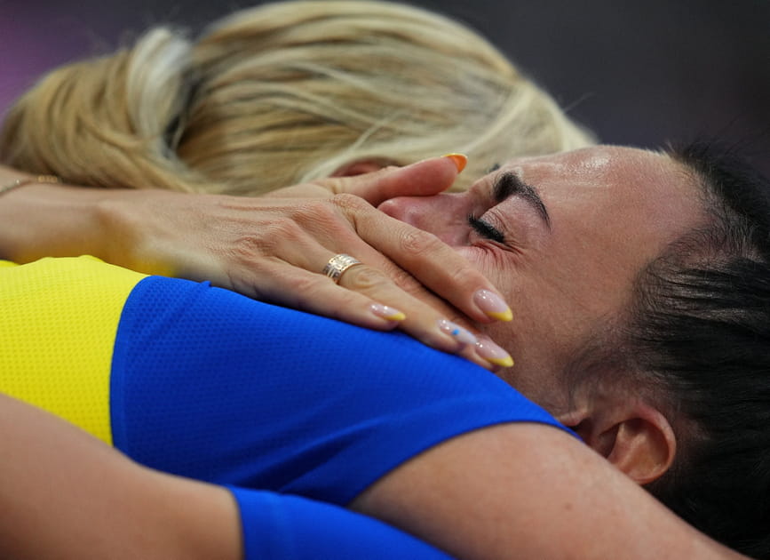 Iryna Gerashchenko et sa french manucure ukrainienne