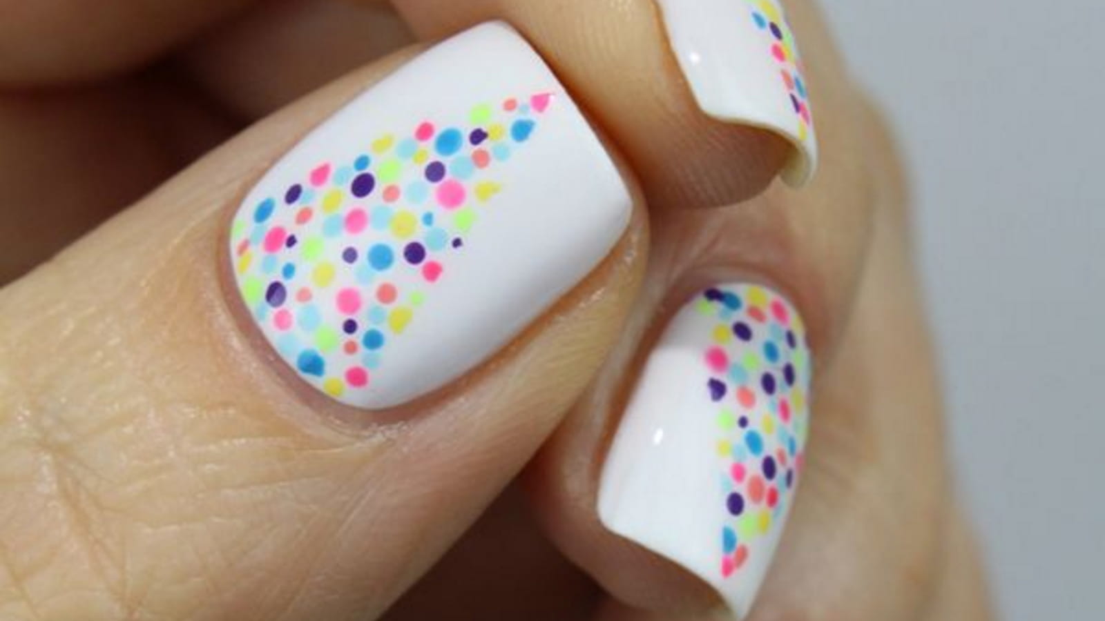 La manucure polka dot