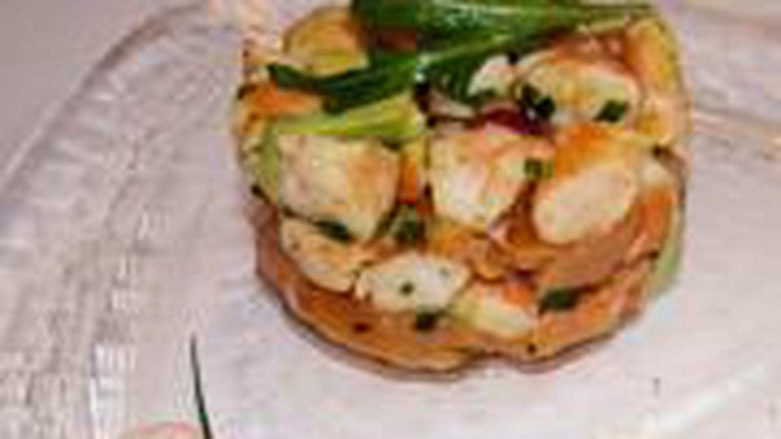 Tartare de saumon fumé crevette et avocat au citron et piment d'Espelette