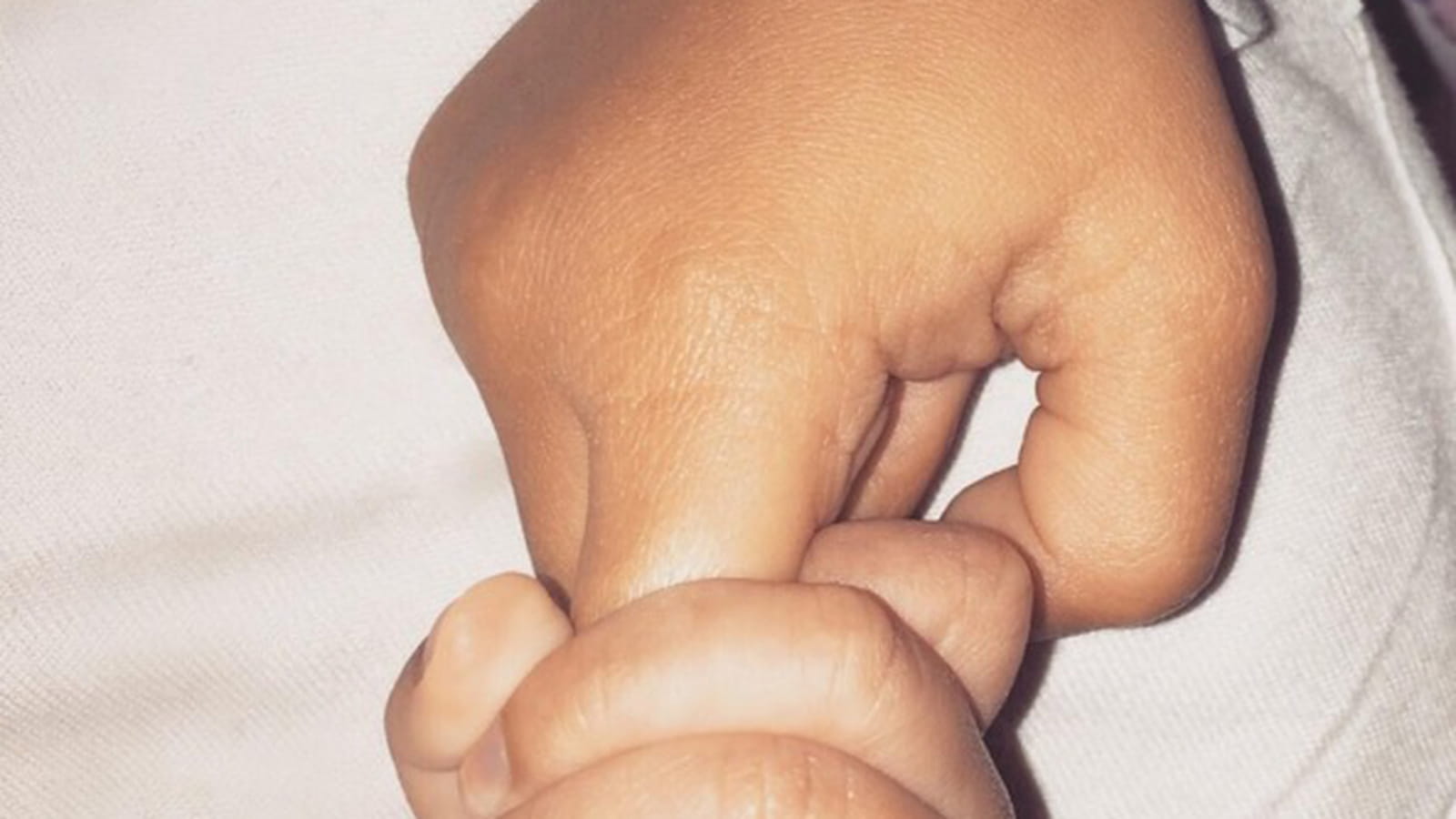 Les mains de Saint et de North 