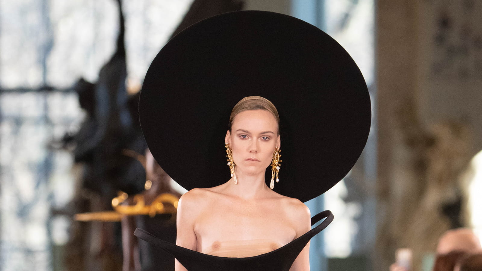 Look 17