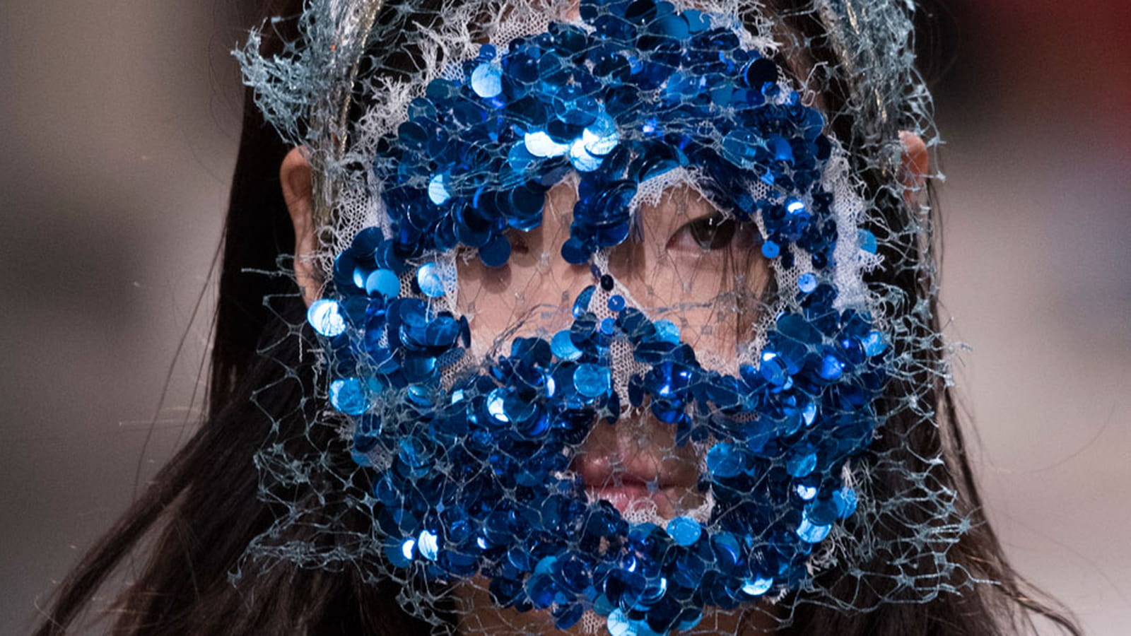 Masque à sequins Vivienne Westwood 