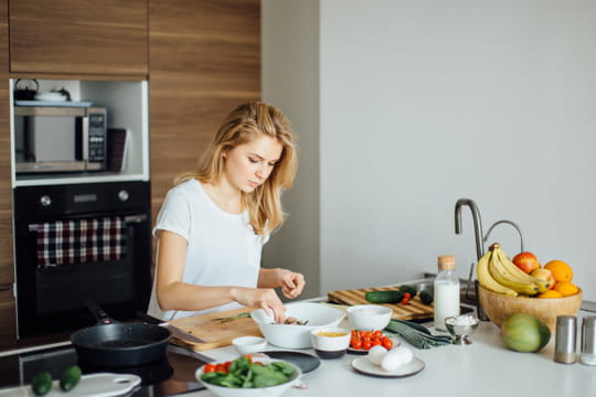 Comment perdre 4&nbsp;kilos avant No&euml;l, sans r&eacute;gime&nbsp;: un nutritionniste confie les 5&nbsp;principes qui font la diff&eacute;rence