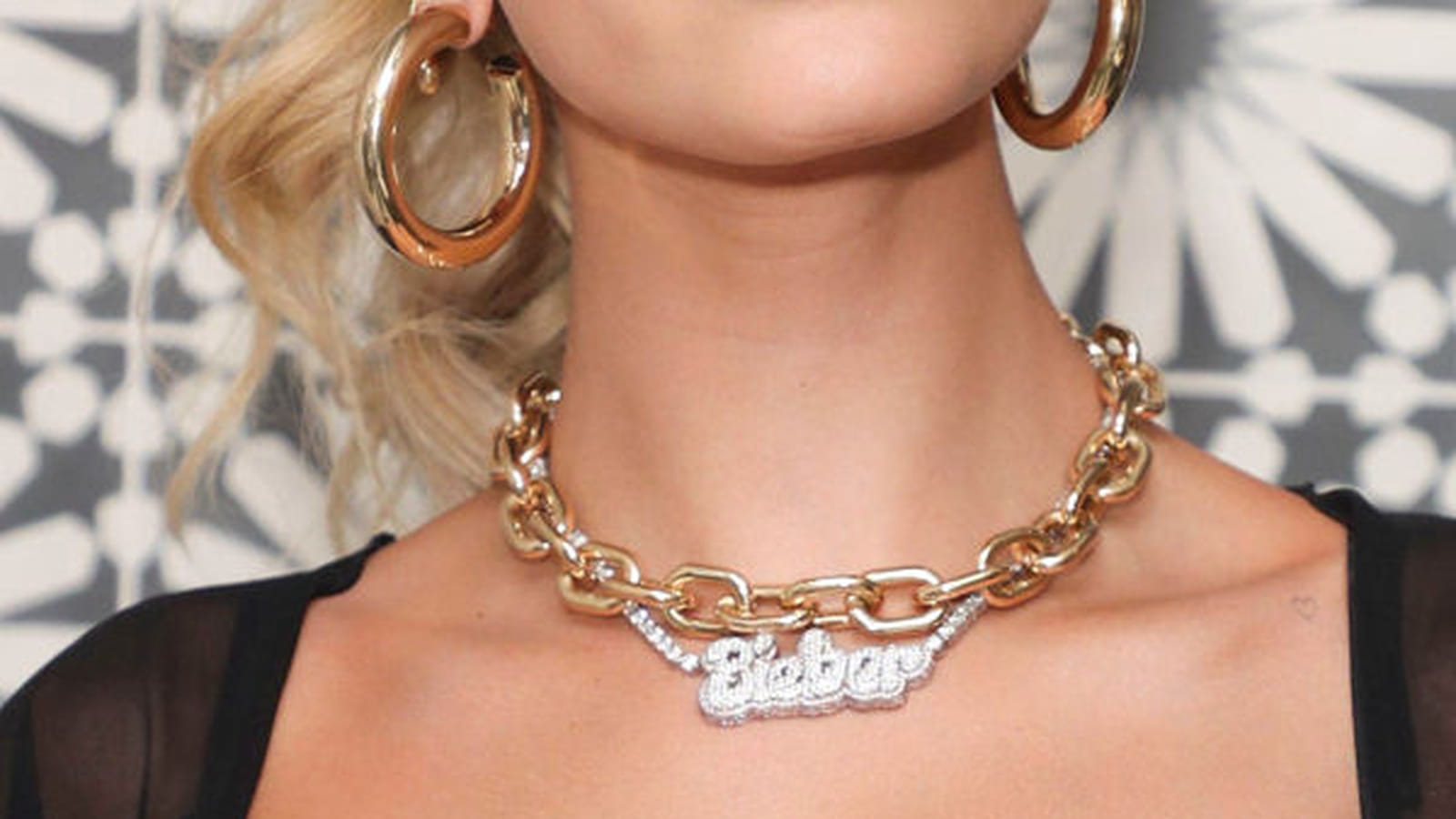 La queue de cheval décolorée de Hailey Baldwin