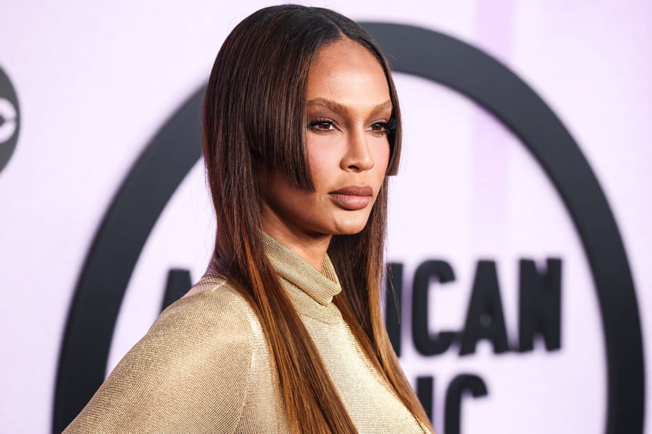 Flop&nbsp;: la coupe asym&eacute;trique de Joan Smalls