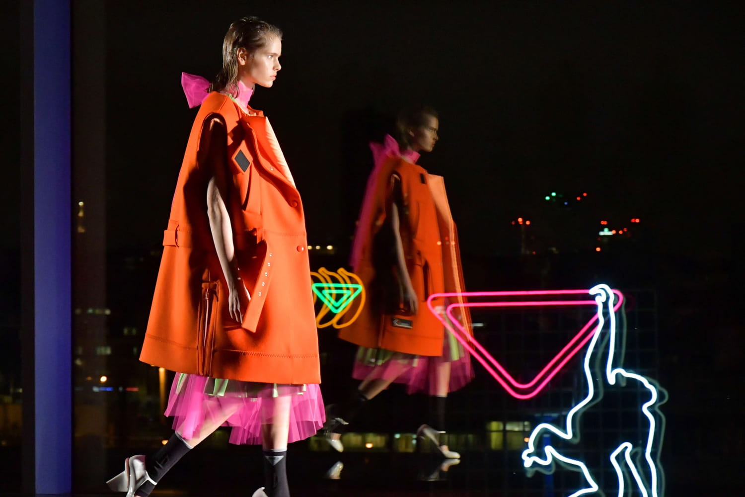Prada, comme un phare dans la nuit milanaise