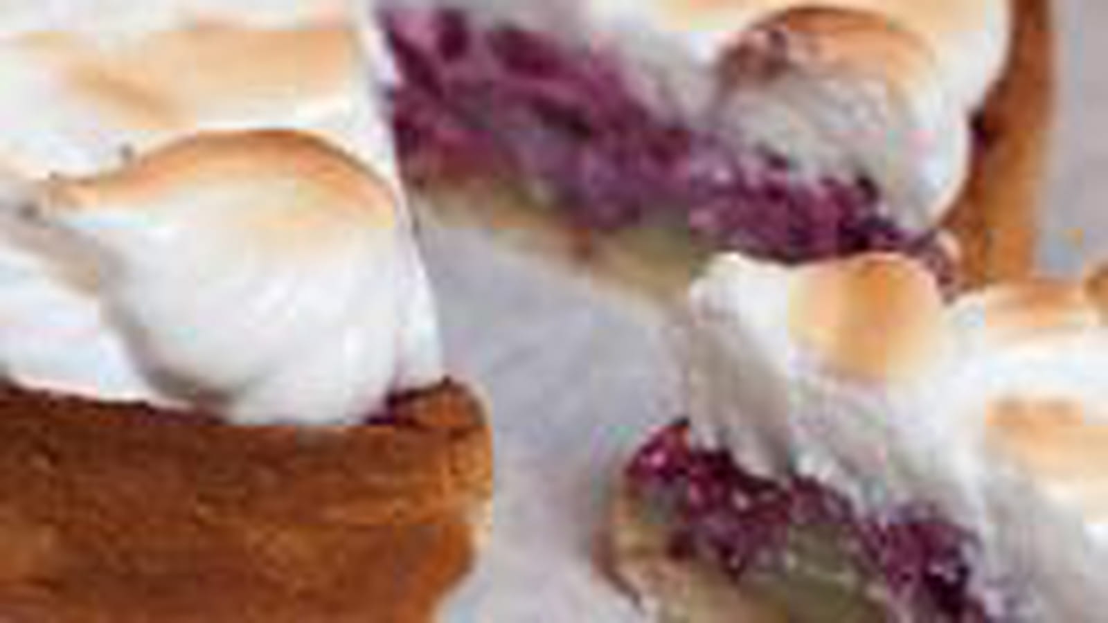 Tarte pistache fruits rouge meringuée