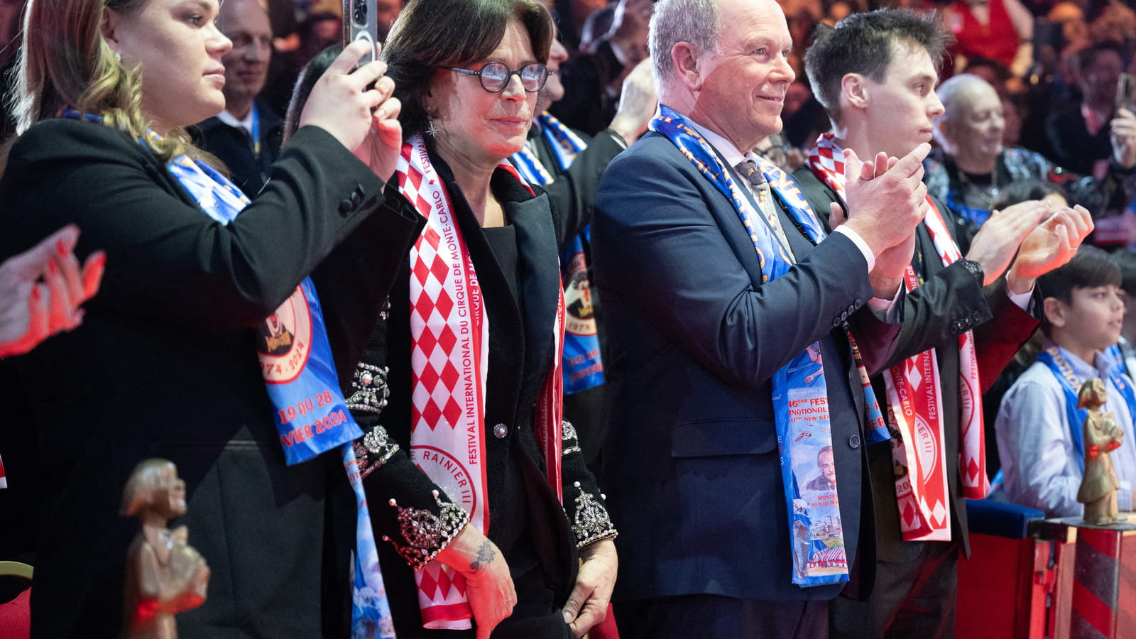 Camille Gottlieb, Stéphanie et Albert de Monaco applaudissent