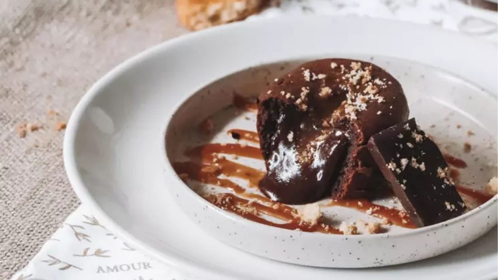 Cœur coulant chocolat, palets bretons et caramel beurre salé