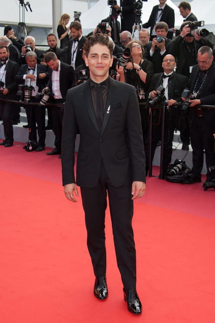 Xavier Dolan en costume noir