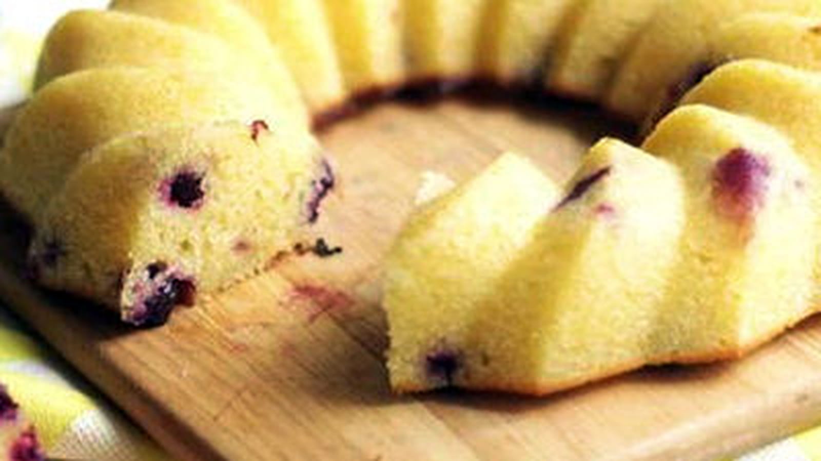 Bundt cake au citron et myrtilles