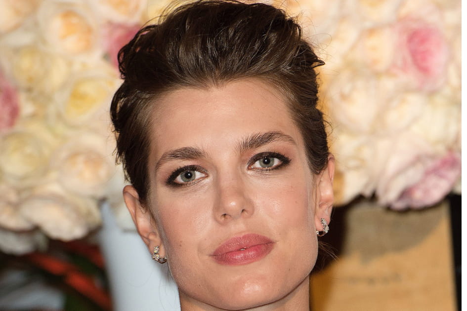 Le chignon bomb&eacute;  de Charlotte Casiraghi