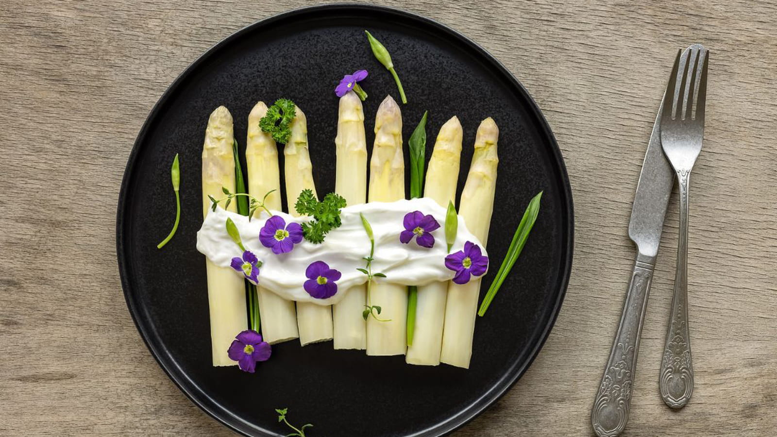 Asperges fleuries