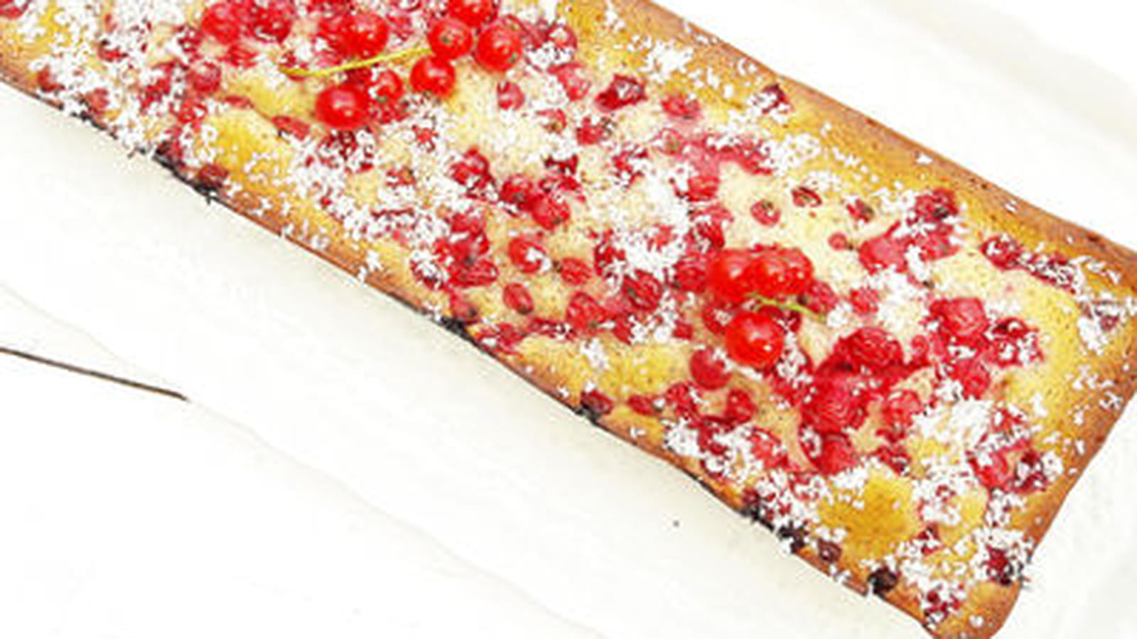 Financier géant groseilles et coco