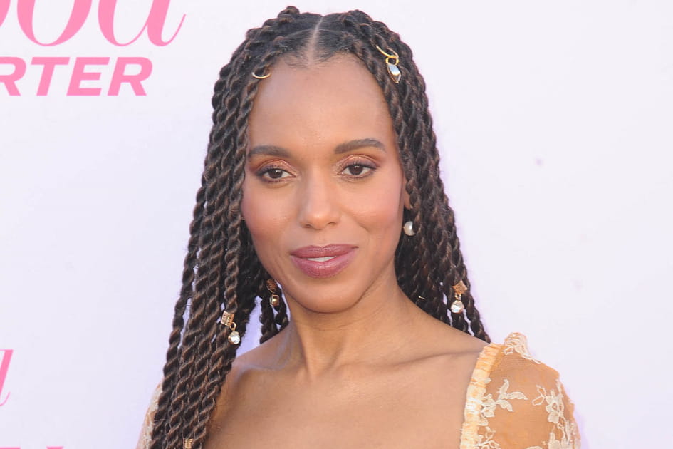 Raie au milieu et tresses africaines de Kerry Washington