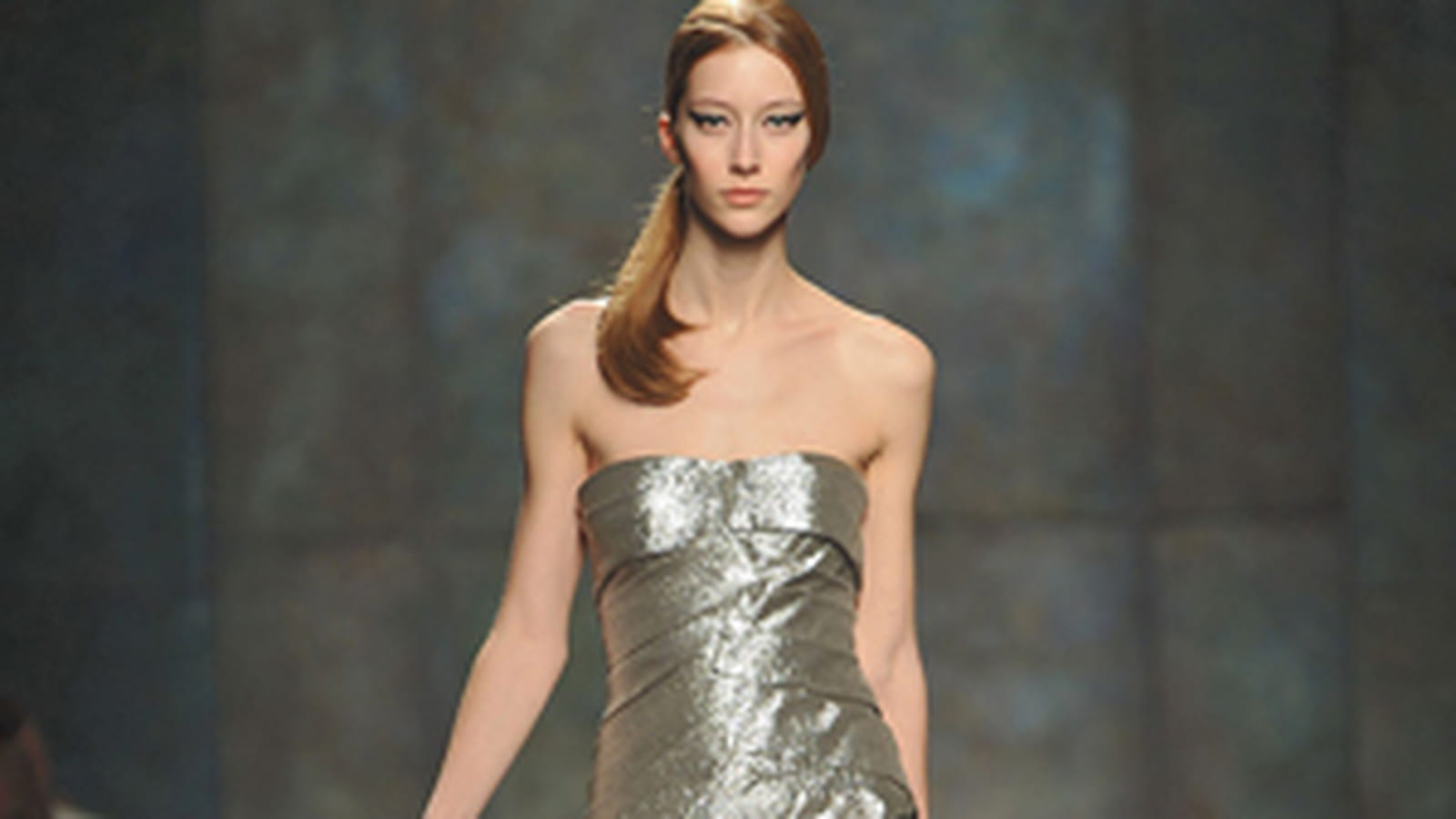 Robe bustier argent de Devi Kroell