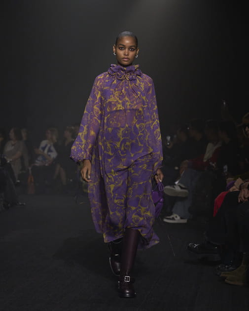 Look 50&nbsp;du d&eacute;fil&eacute; Burberry