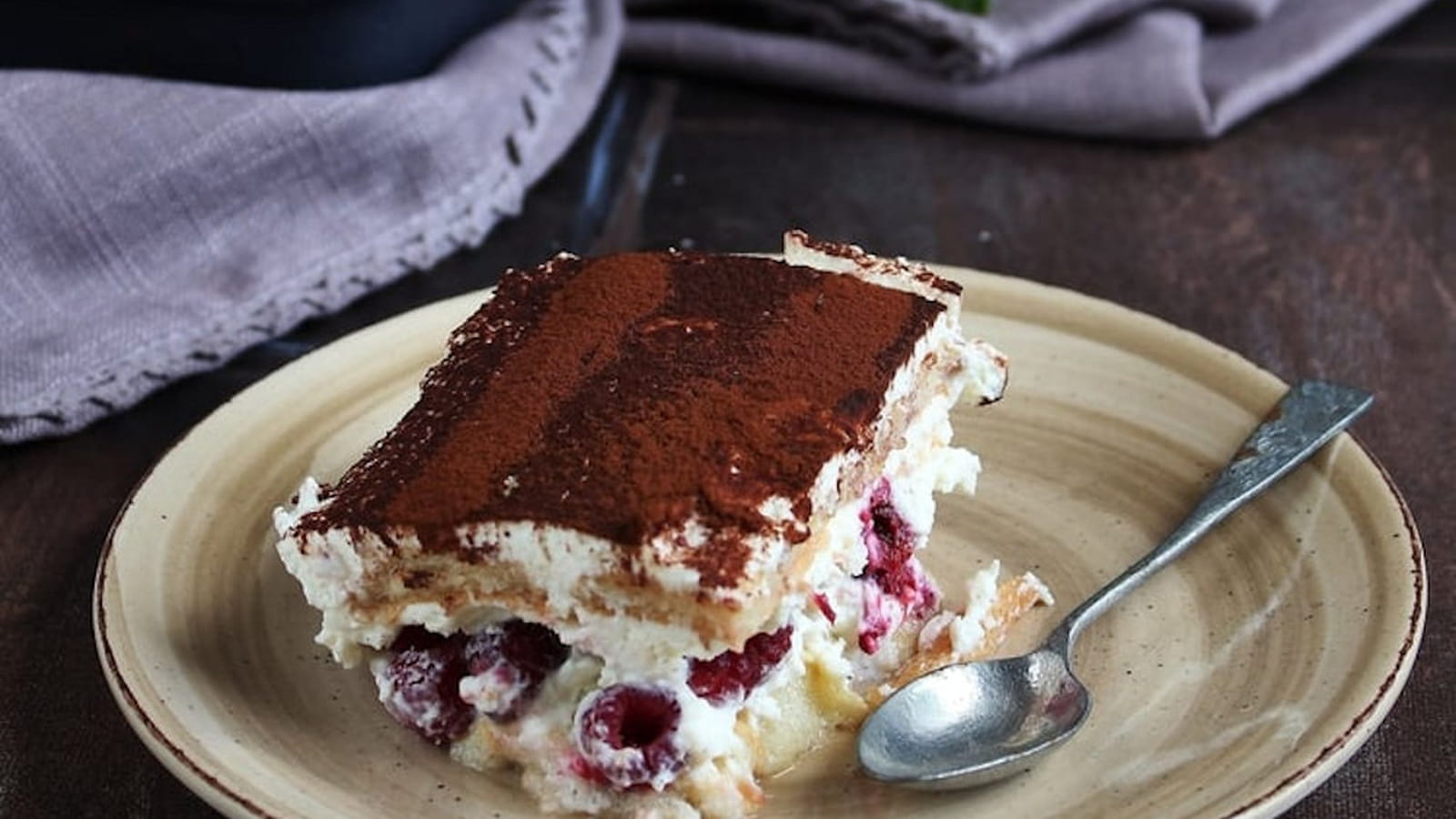Tiramisu léger aux framboises et sirop de framboises-roses