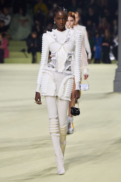 Look 38&nbsp;du d&eacute;fil&eacute; Balmain