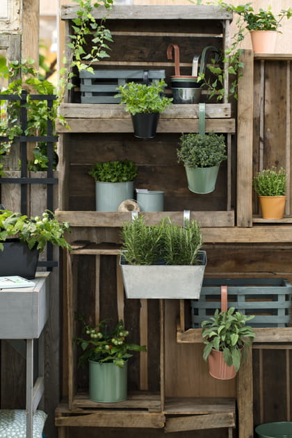 Jardinière métallique à suspendre