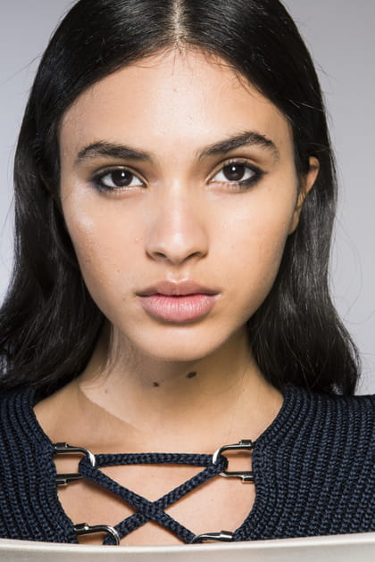 Le trait de crayon noir