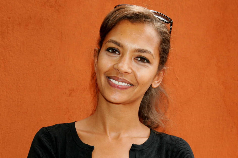 La m&egrave;che sur le c&ocirc;t&eacute; de Karine Le Marchand