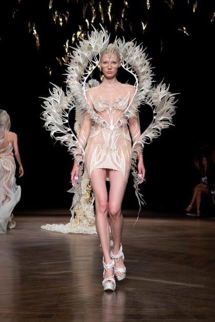 D&eacute;fil&eacute; Iris van Herpen haute couture automne-hiver 2022-2023