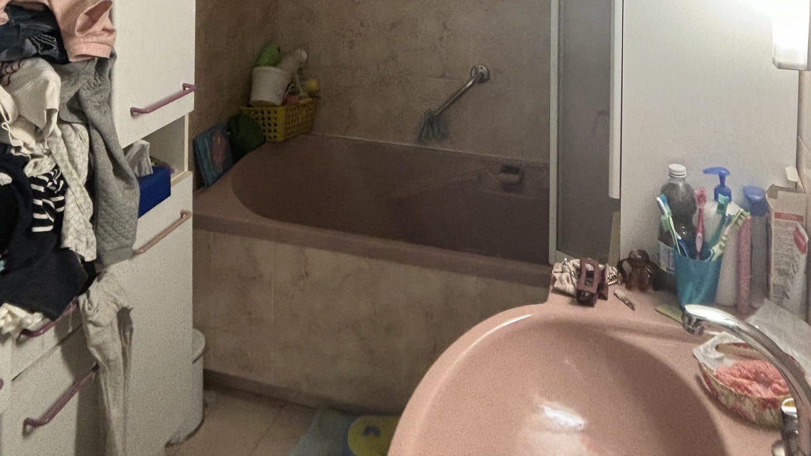 Salle de bains avant
