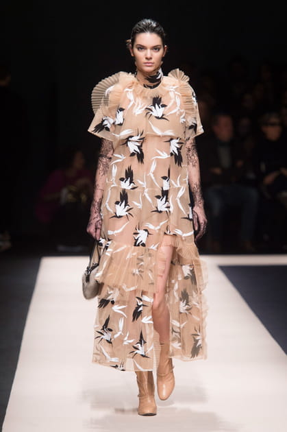 Kendall Jenner au d&eacute;fil&eacute;  N.21