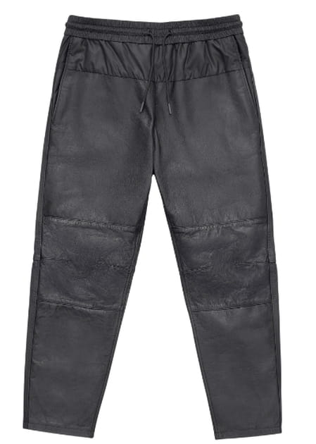 Le jogging de sport en cuir revisité