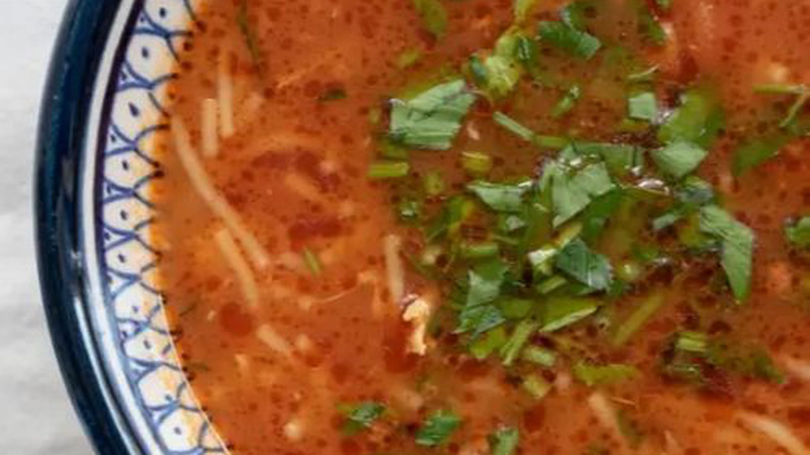 Délicieuse chorba au poulet et vermicelles