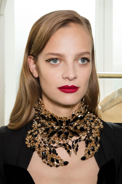 Collier oversize ras du cou du d&eacute;fil&eacute; Elie Saab