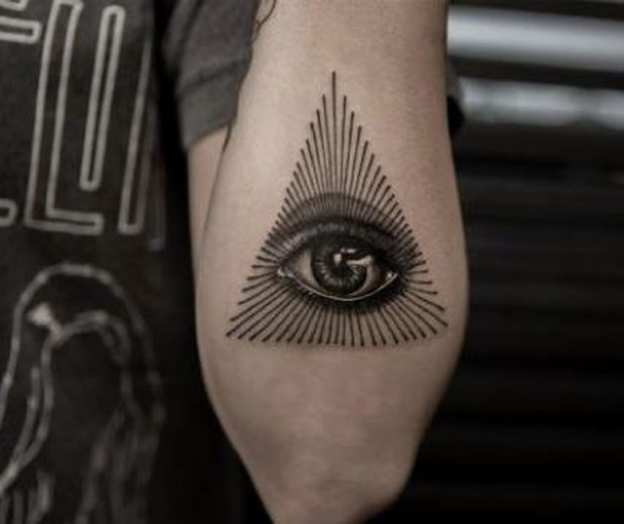 L oeil De La Providence Tattoo Œil de la Providence sur l'avant-bras