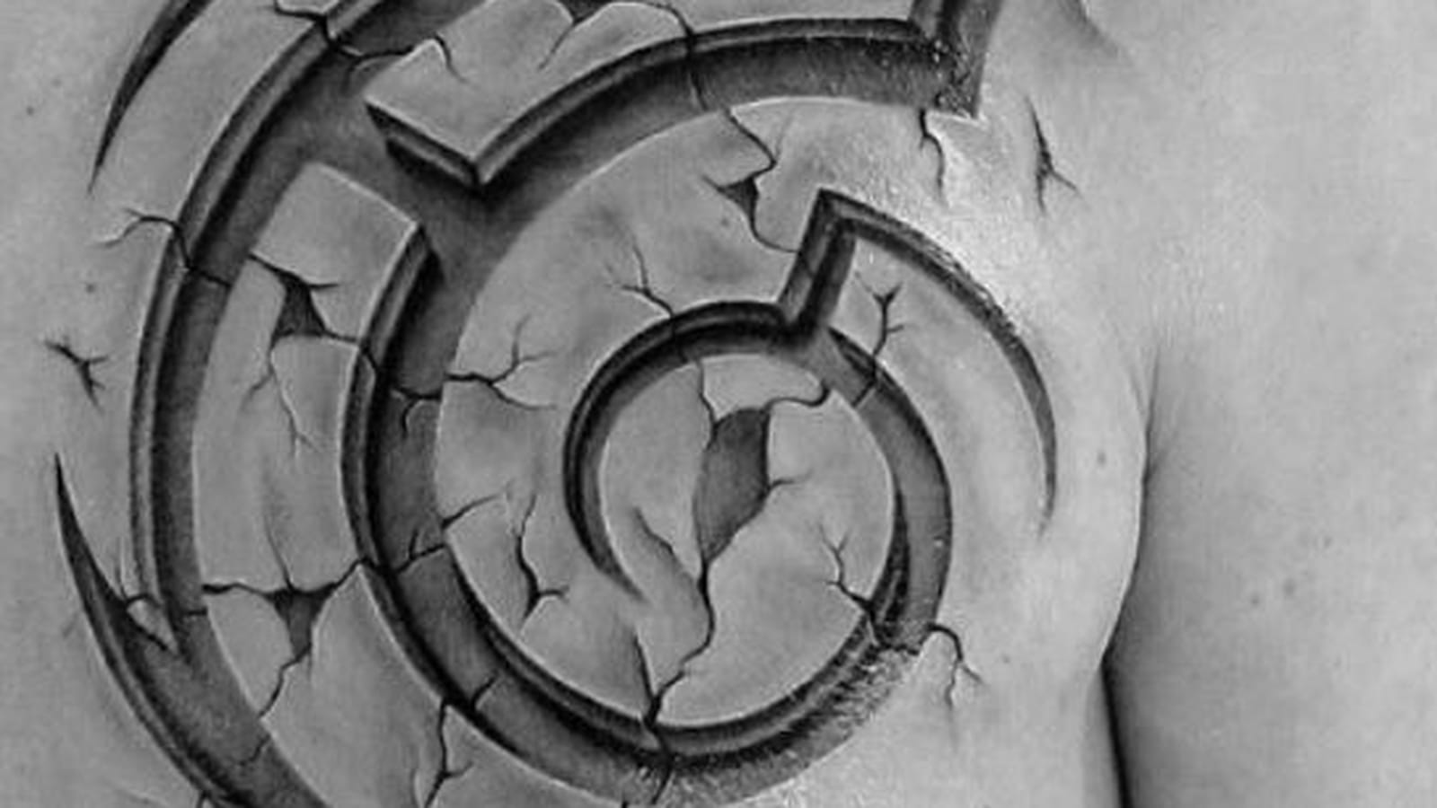 Tatouage tribal 3D sur le torse