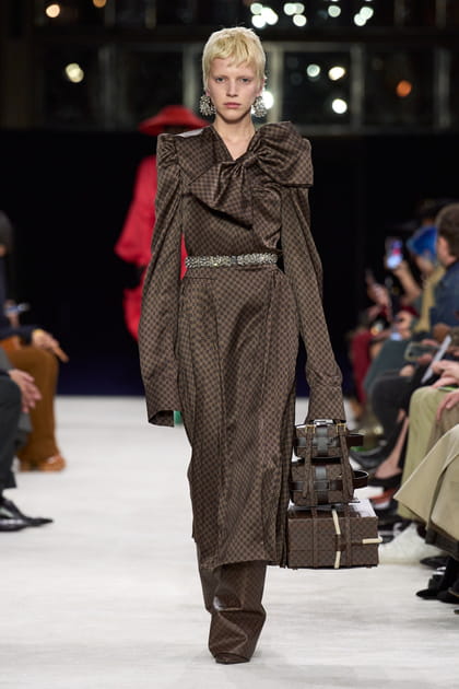 Look 24&nbsp;du d&eacute;fil&eacute; Balmain