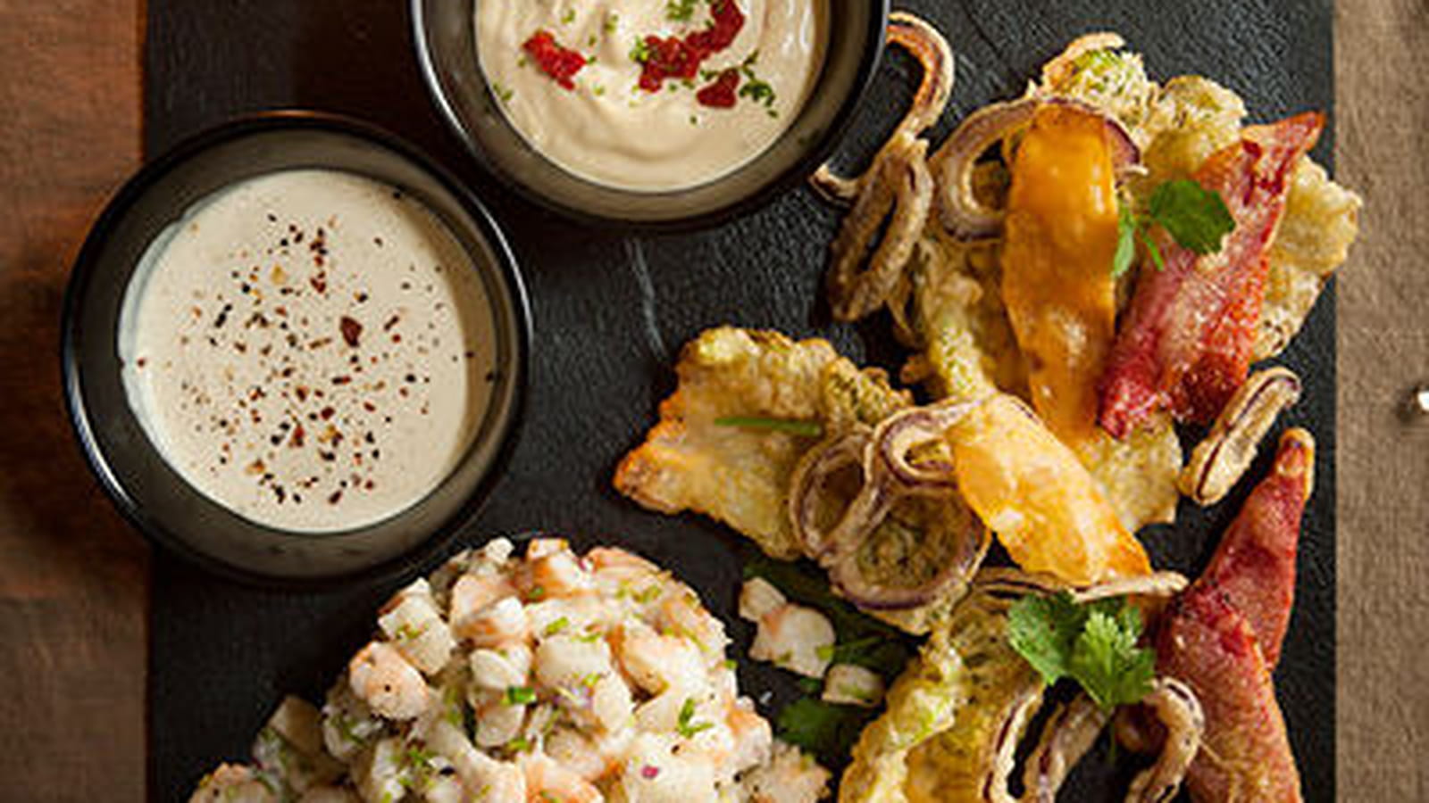 Tartare de crevettes et cabillaud tempura de légumes