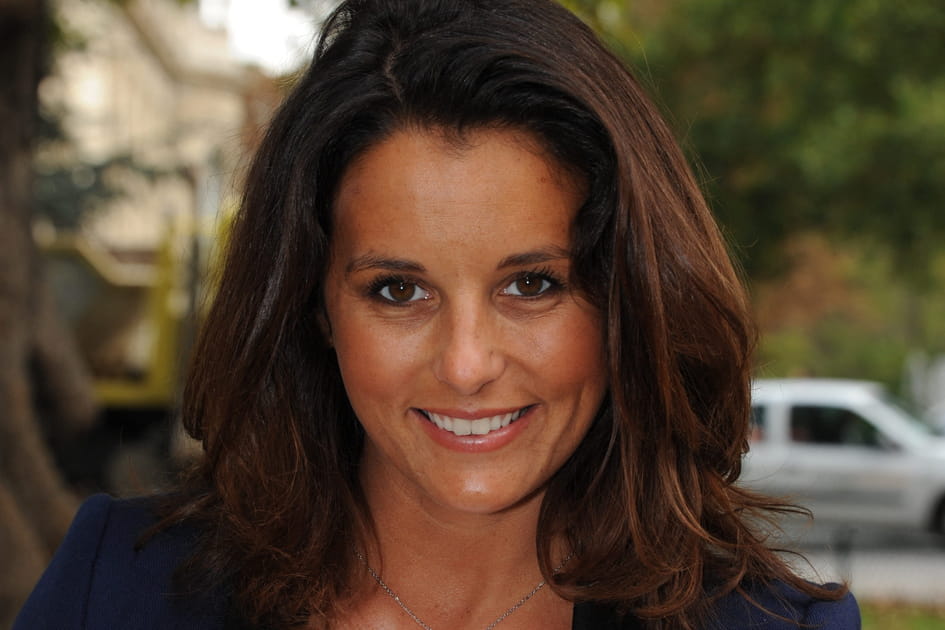 Faustine Bollaert, magn&eacute;tique avec son teint h&acirc;l&eacute;