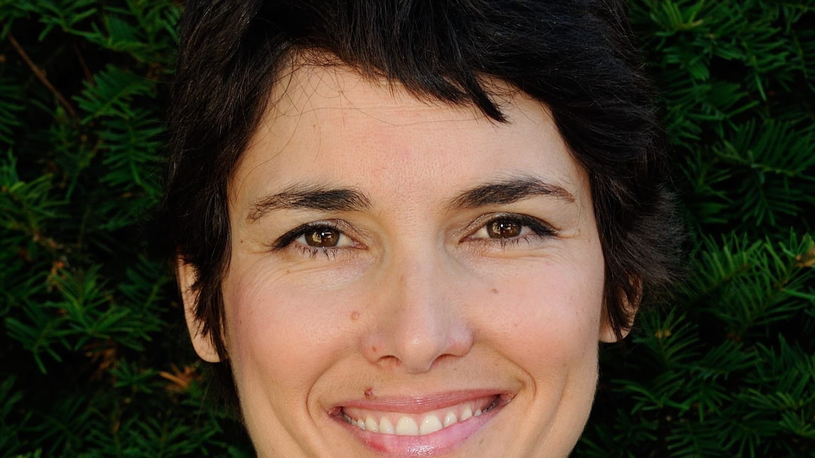 Églantine Éméyé 