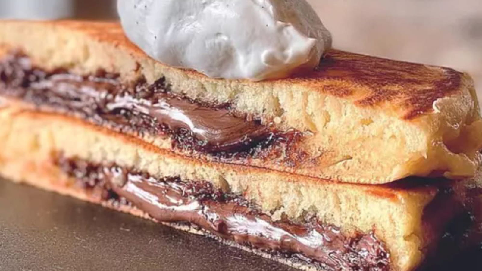 Pancakes au chocolat et à la banane de Cyril Lignac