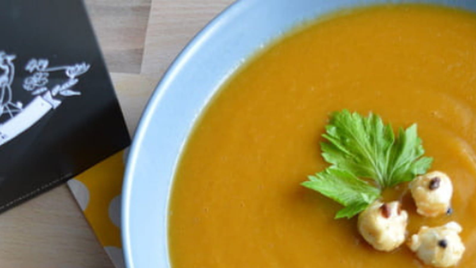 Soupe de légumes et ses pop corns au poivre de Sichuan