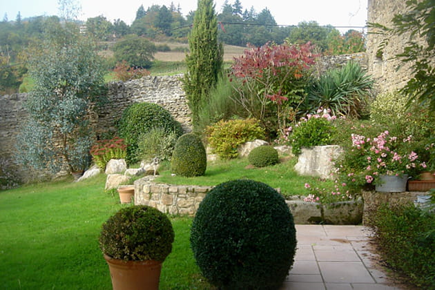 Qui&eacute;tude et harmonie dans le jardin de Sophie