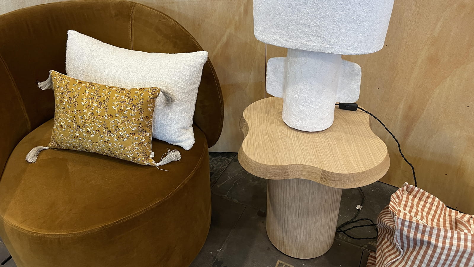Table Gabrielle Paris