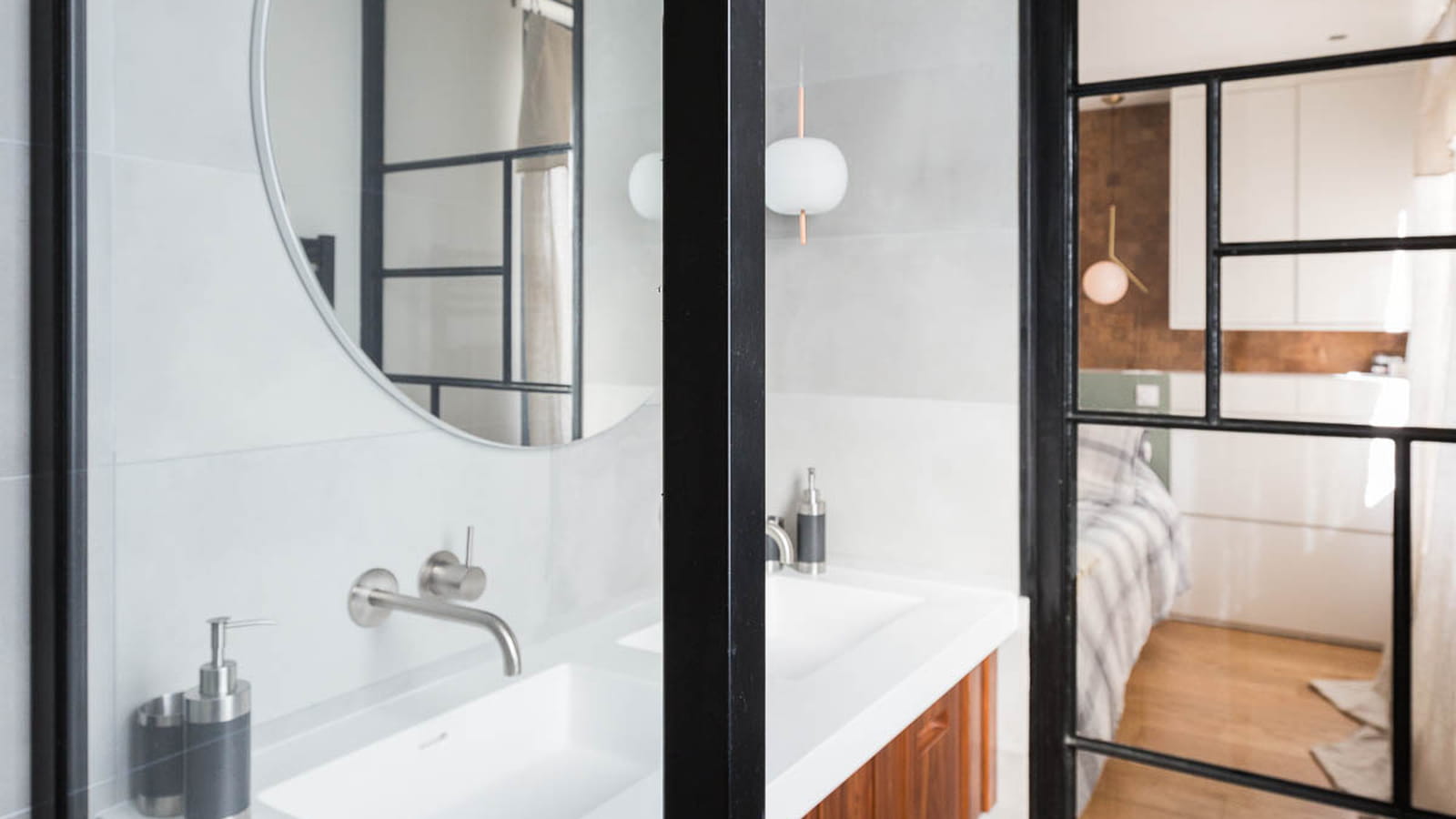 Salle d'eau en transparence