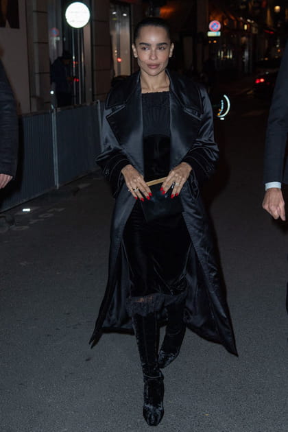 Zo&euml; Kravitz &agrave; l'ouverture du Saint Laurent Rive Droite Sushi Park