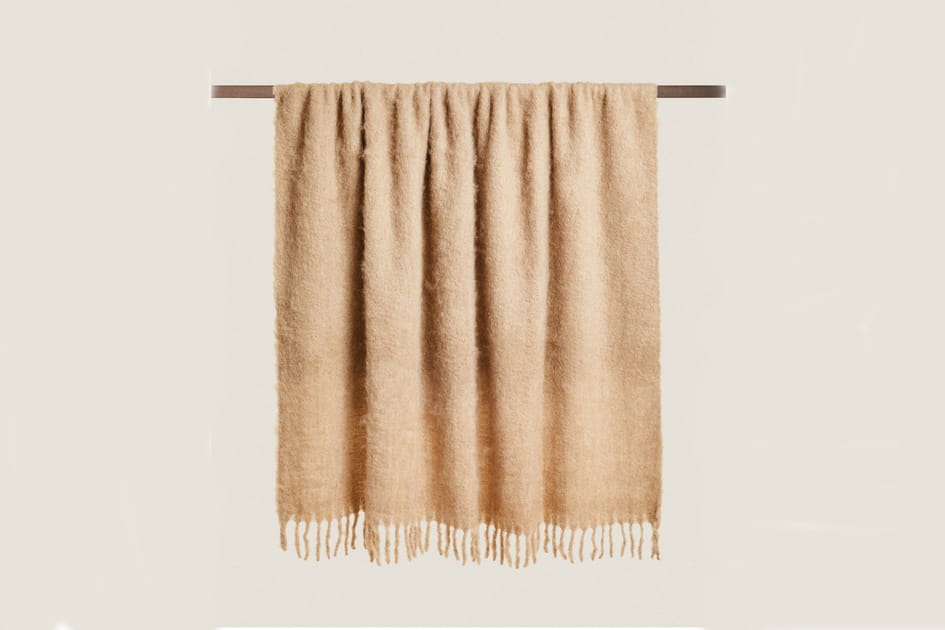 Plaid en laine card&eacute;e de Zara Home