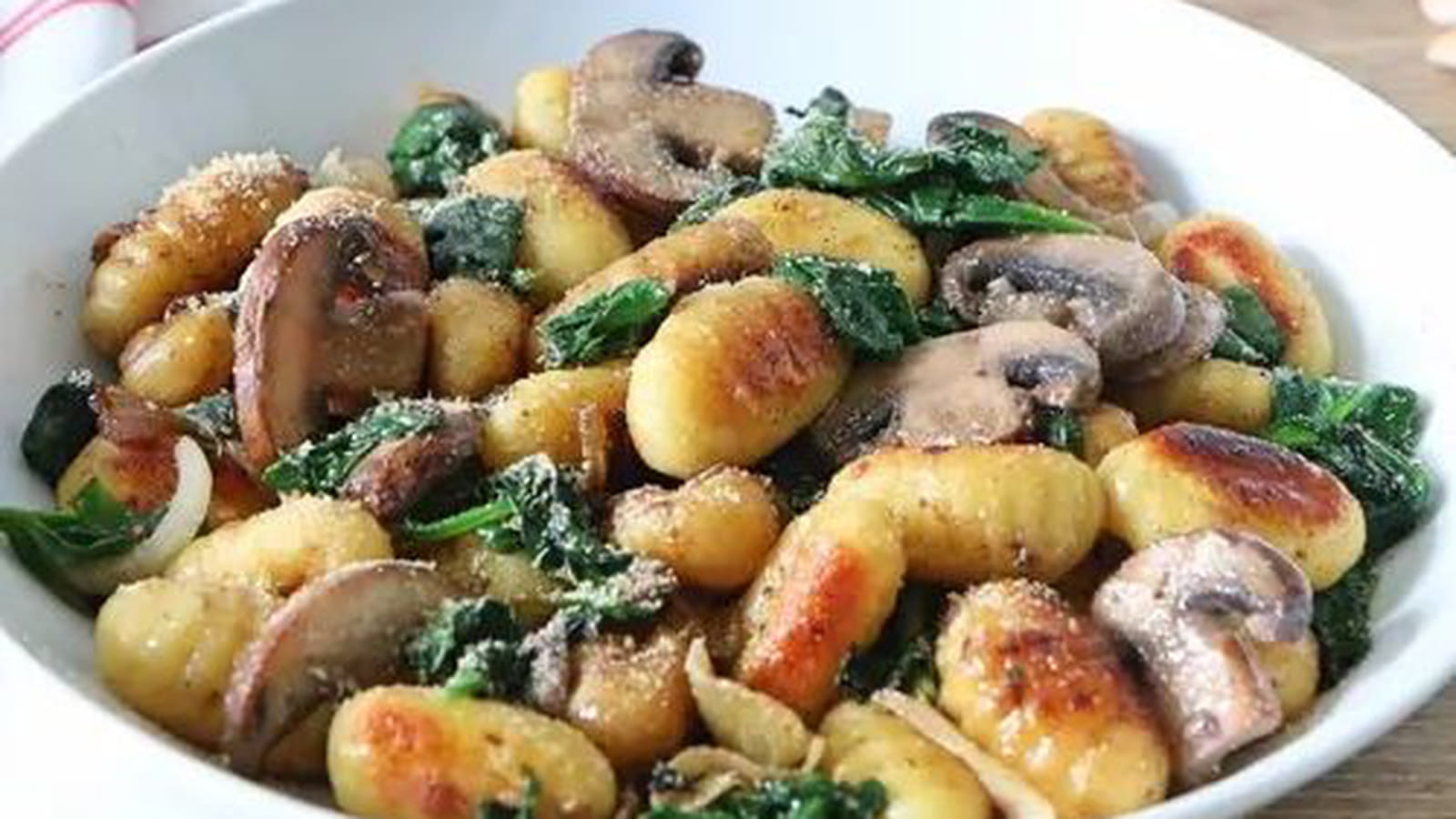 Gnocchi poêlés aux champignons et épinards