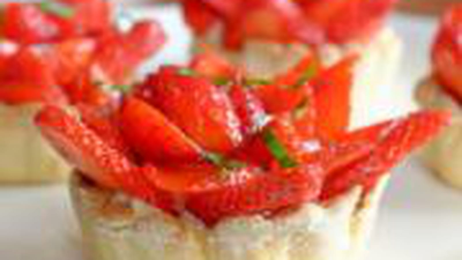 Tartelettes aux fraises sur crème pâtissière au basilic